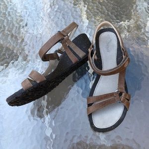 TEVA Ventura Wedge Sandals Tan Leather Sandals 8